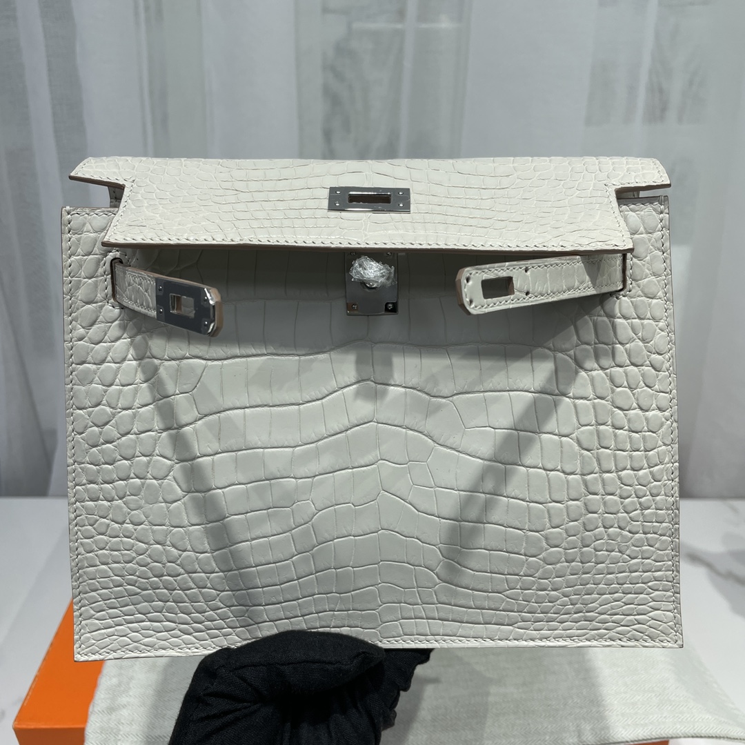 Hermes Kelly Danse Evercolor Bag In Pearl Grey Crocodile Niloticus Leather